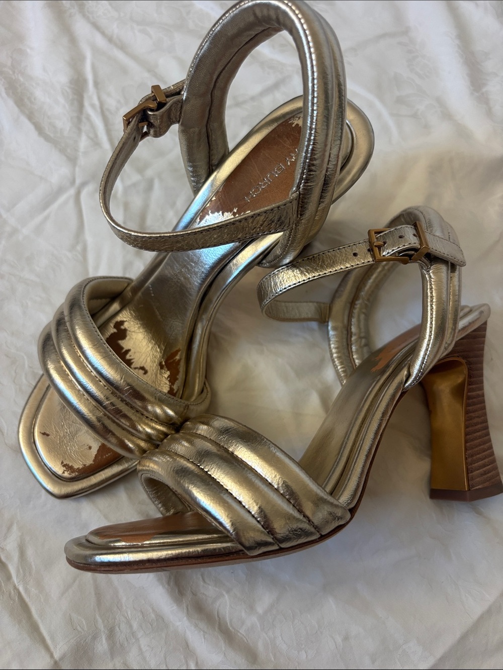 Tory Burch Puffed Up Sandal 100mm
Color:Spark Gold; Size:7.5